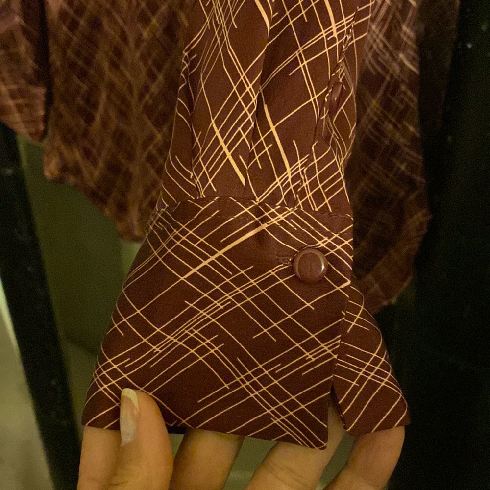 NWOT Equipment silk hatch cross signature blouse in wine - Picture 4 of 5